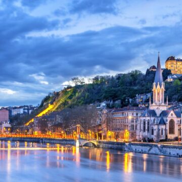 Vue de la ville de Lyon depuis le Rhône